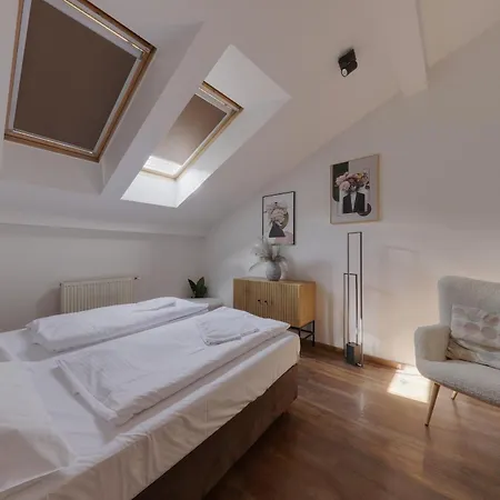 Aneri Old Town Apartman *